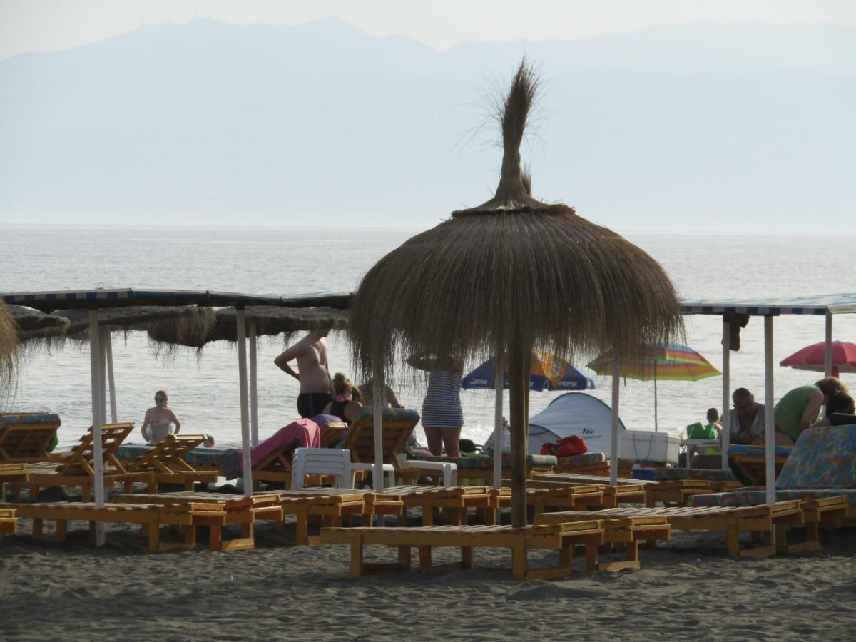 Malaga Paradise Beach Leilighet Torre de Benagalbon Eksteriør bilde